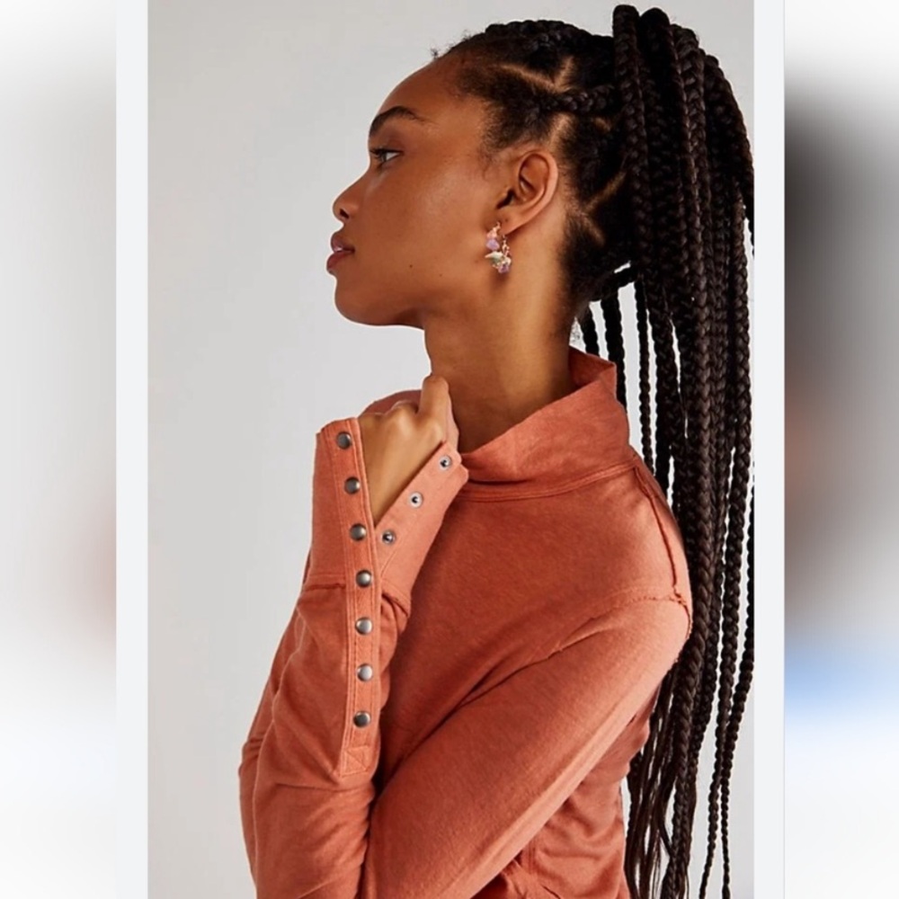 🕔 NWOT | We The Free | Willow Hemp | Mock‑Neck Button Sleeves | Terracotta | M/L